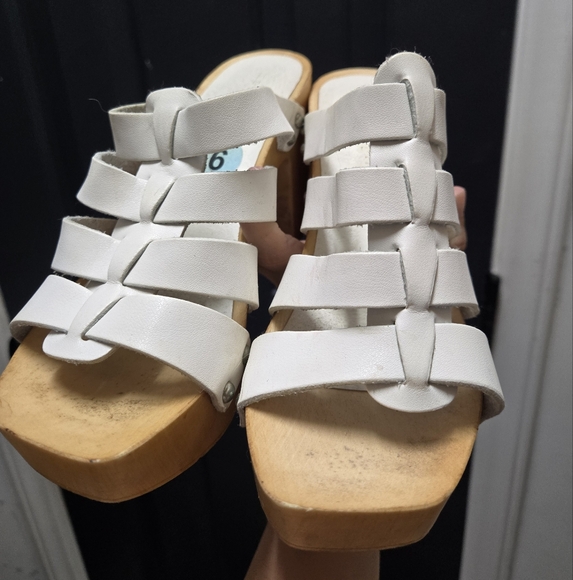 White Strappy Wooden Platform Sandals - Picture 3 of 7